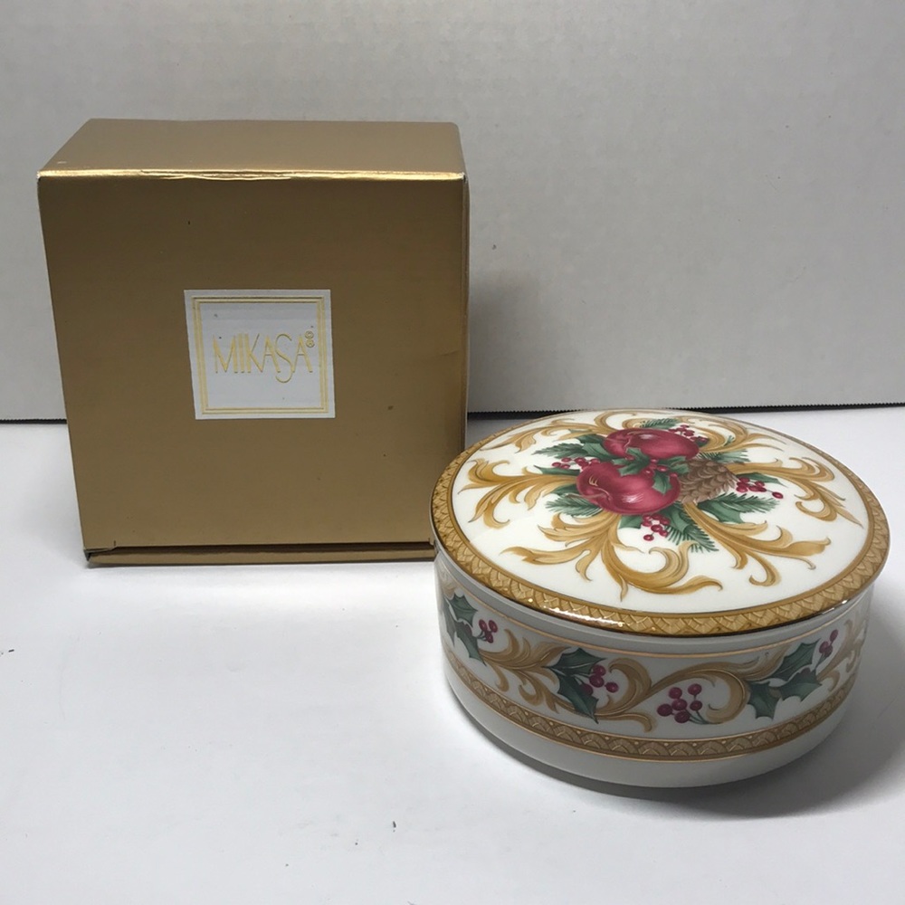 MIKASA Holiday Orchard Covered Box